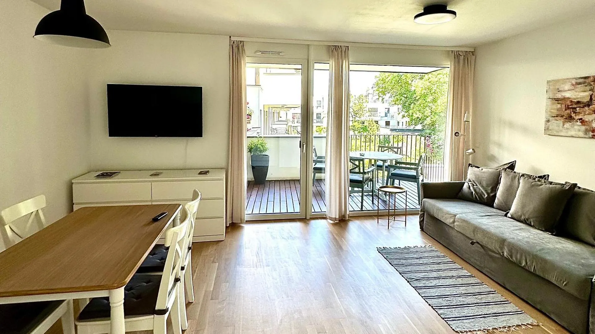 Vienna Sunny Side Up Apartments