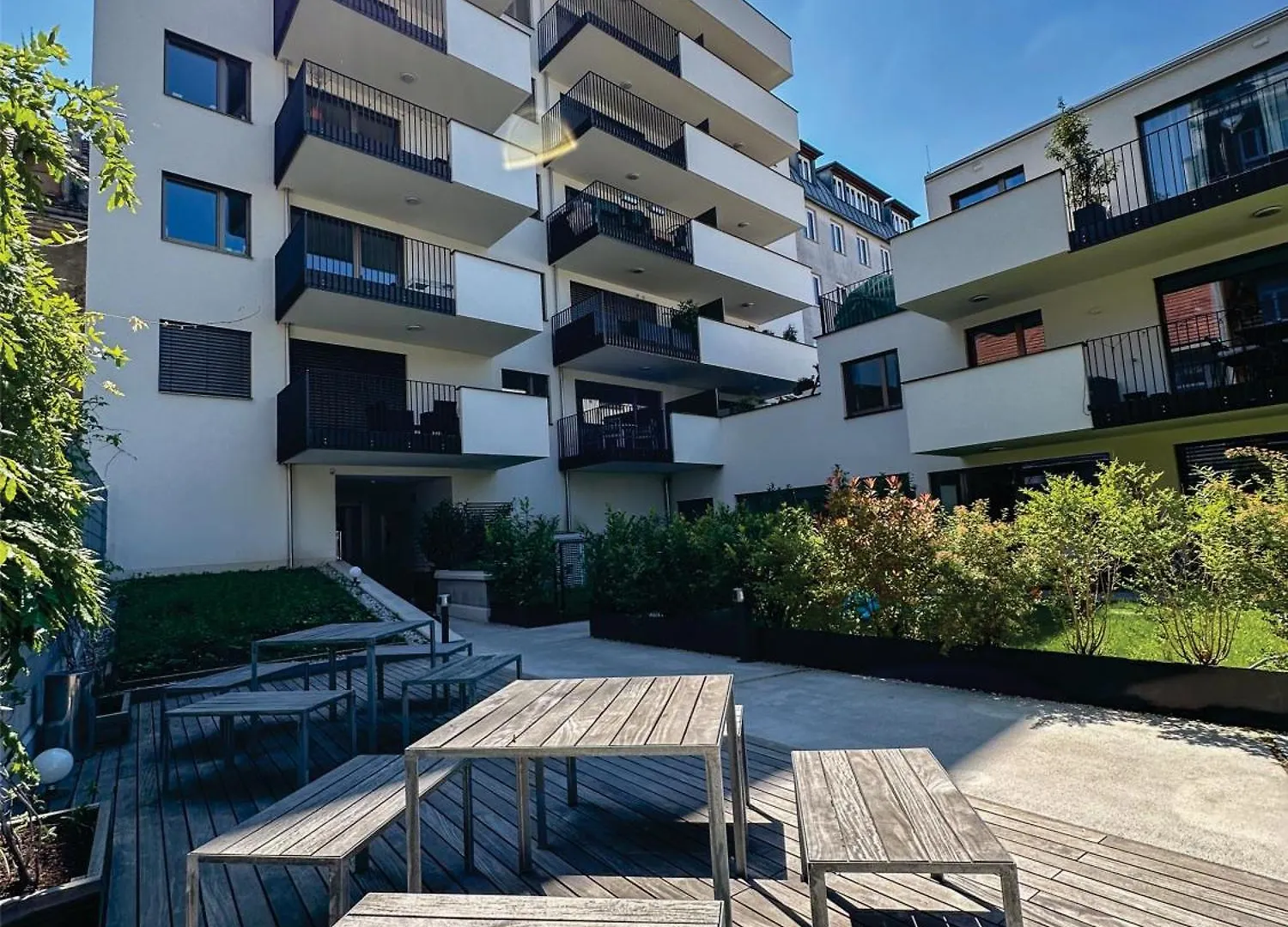 Vienna Sunny Side Up Apartments