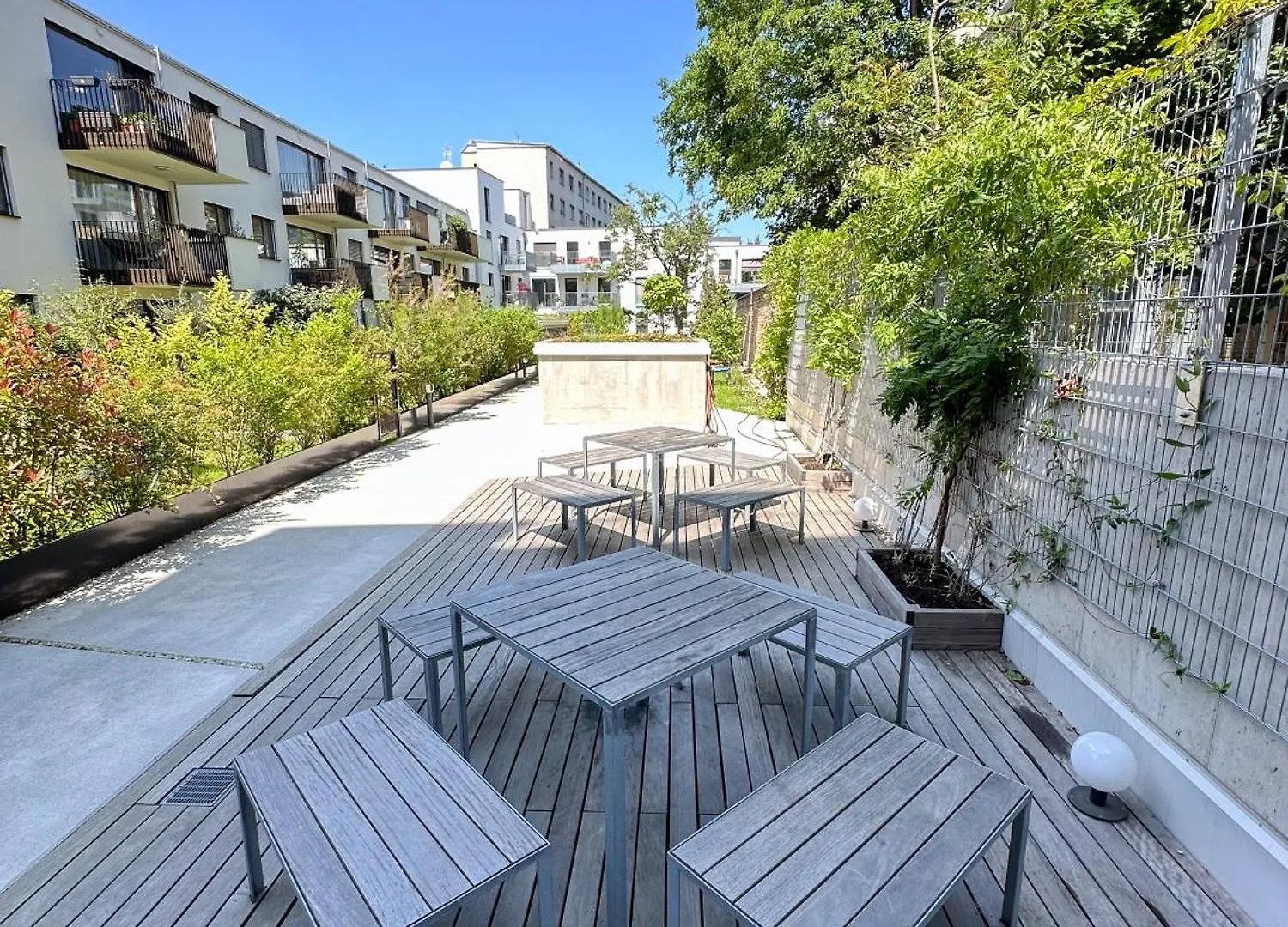 Vienna Sunny Side Up Apartments