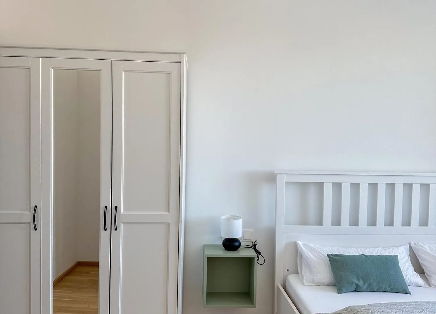 Vienna Sunny Side Up Apartments