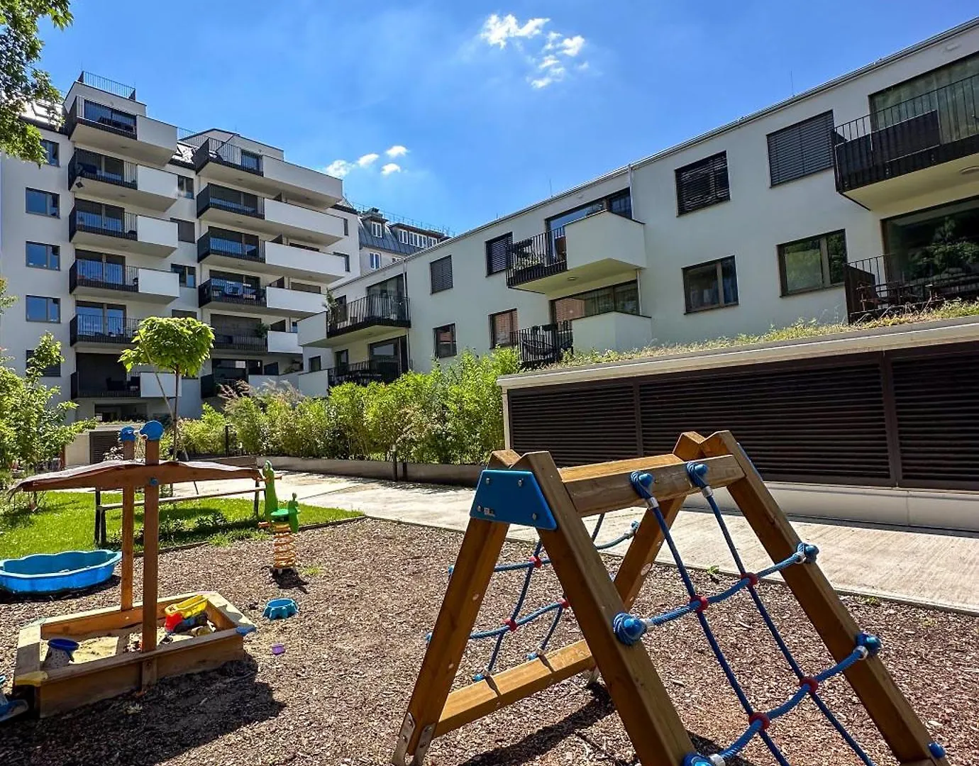 Vienna Sunny Side Up Apartments