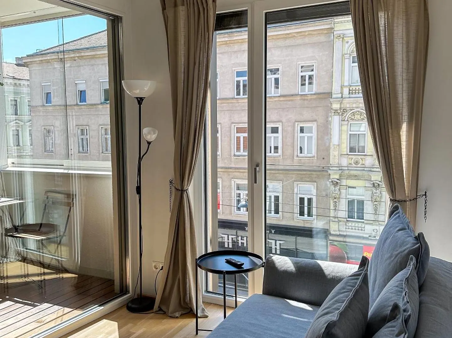 Vienna Sunny Side Up Apartments