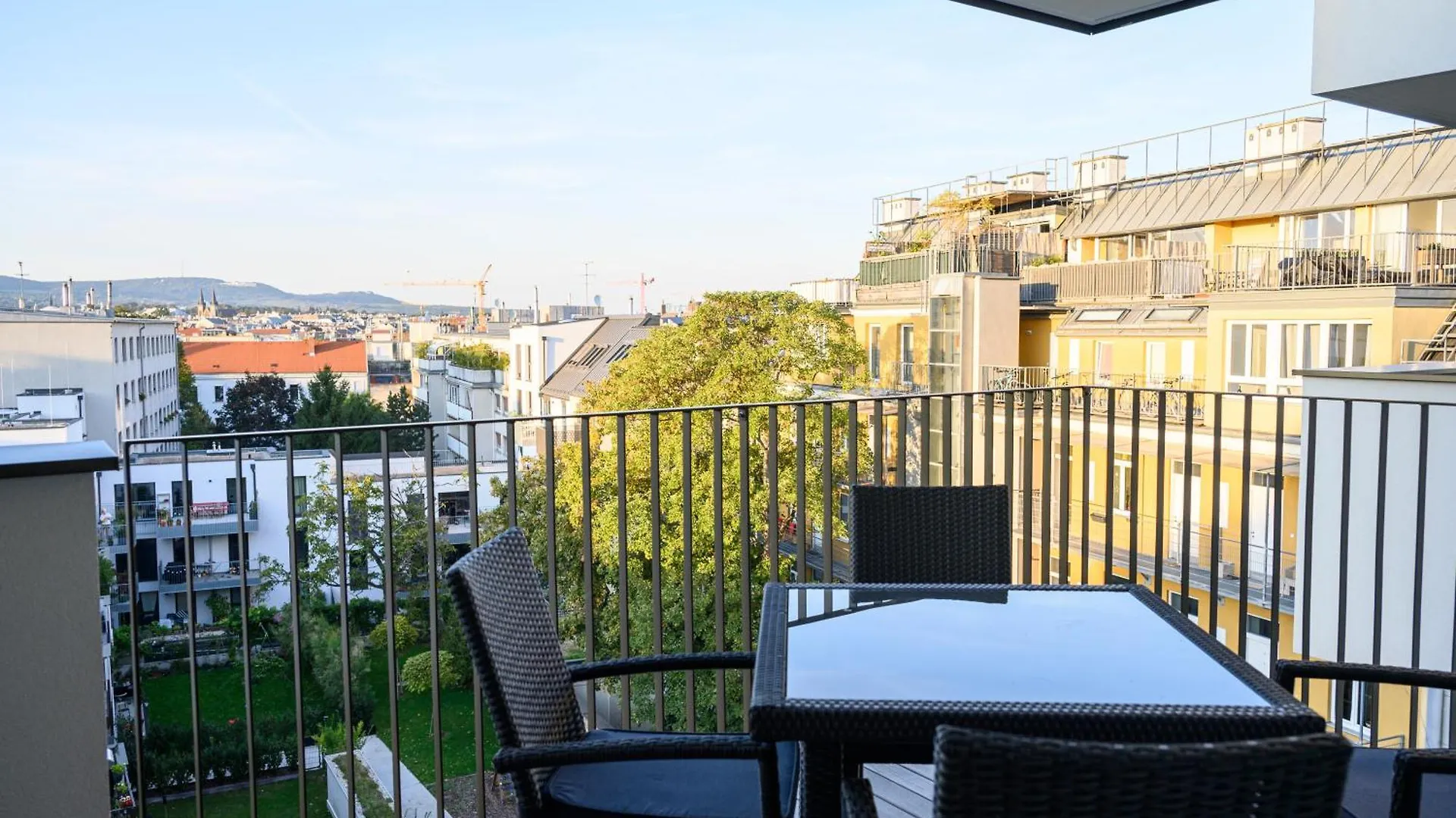 Vienna Sunny Side Up Apartments